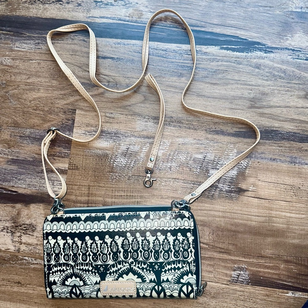 Sakroots Crossbody/Wristlet Zip Around wallet purse Black & cream print